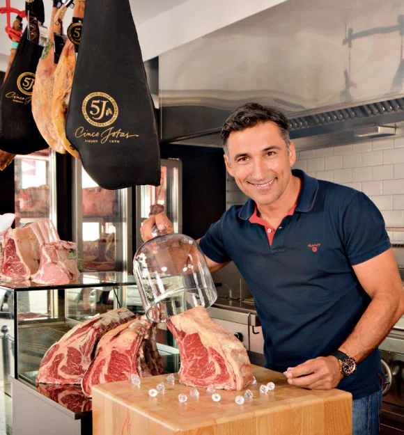 Cristóbal Sánchez, gerente del Restaurante La Cascada
